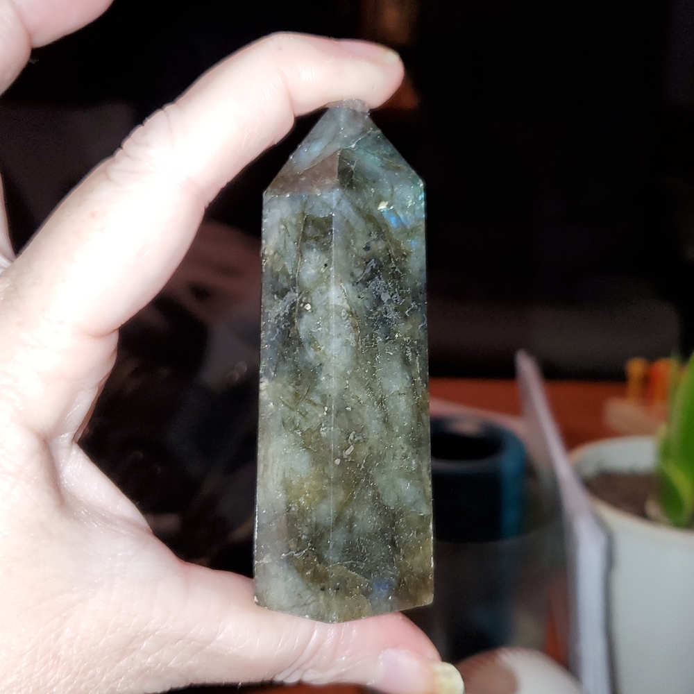Labradorite Crystal Tower Point - Picture 4 of 7